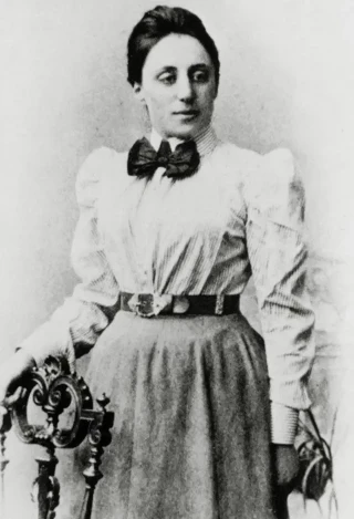 Emmy Noether, la mujer cuyo teorema revolucionó la física y a quien Einstein calificó de un absoluto "genio matemático"