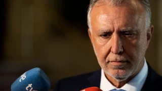 El ministro Ángel Víctor Torres anuncia que tiene cáncer y parará su actividad pública