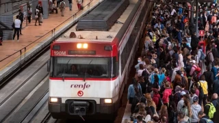 La degradación del tren de cercanías en España: un abandono político deliberado