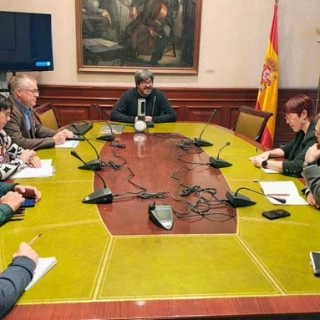 La campaña «Por una Educación Pública y Laica: religión fuera de la escuela» llega al parlamento