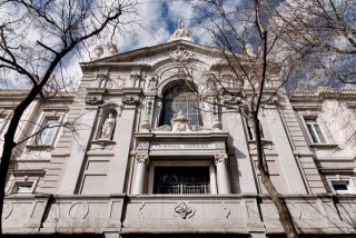 El TS dice que la gestación subrogada "cosifica" a los bebés como "mercancía" y que las mujeres actúan por "necesidad"