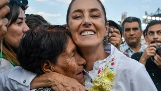 Cómo Sheinbaum ha logrado elevar su popularidad hasta un inédito 85% en sus 6 primeros meses como presidenta de México