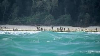 Detenido un turista estadounidense por dejar una lata de Coca Cola a la tribu más aislada del mundo en la isla de Sentinel del Norte