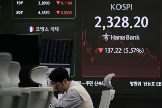 La sangría se agrava en las Bolsas mundiales: Europa se desploma un 4% y EE UU apunta a un lunes negro