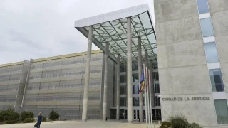 Un menor de 14 años reconoce haber matado a cuchilladas a su padre en Totana al defender a su madre en una pelea