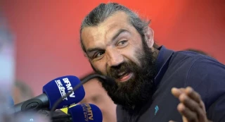 Las secuelas de toda una vida de rugby apagan la memoria de una leyenda de Francia: "No recuerdo el nacimiento de mi hija"