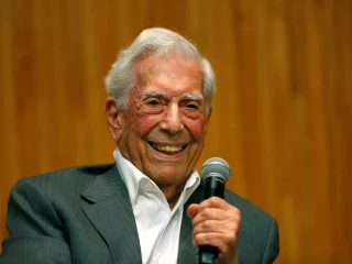 A los 89 años muere Mario Vargas Llosa, premio Nobel de Literatura