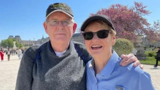 "Estoy decepcionada de nuestro país": los turistas estadounidenses que quieren pasar desapercibidos en Francia en la era Trump