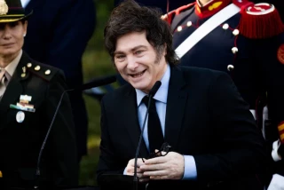 Milei celebra la guerra de precios entre proveedores y supermercados: “Se van a meter los productos en el orto”