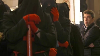 Mazón acompaña al Cristo de la Buena Muerte en Alicante