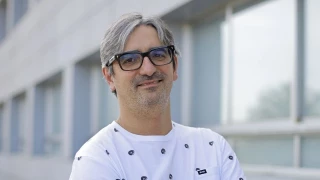 Diego González Rivas, cirujano: «Estoy en una bola de nieve que va creciendo y es imposible pararla»