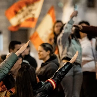"Hay que quemar Ferraz con ellos dentro": las amenazas de los franquistas que ignora la Policía