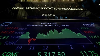 Wall Street cae por los ataques de Trump a Powell y el Dow Jones pierde los 39.000 puntos