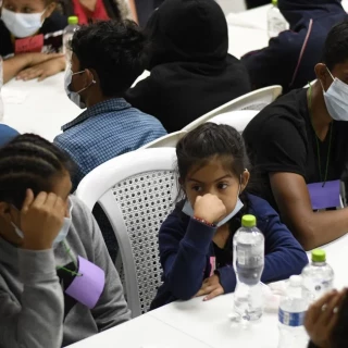 Una niña migrante de 4 años y otros niños acuden al juzgado de Nueva York sin abogado: "La crueldad es evidente" [ENG]