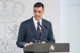 Sánchez apunta a descontrol con operadores privados y anuncia reformas