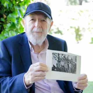 La caída de Saigón y la odisea de un testigo, Diego Carcedo: "Me desmayé cuando vi a una madre con su bebé muerto en los brazos"