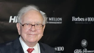 Warren Buffett sorprende en la junta de Berkshire Hathaway y anuncia su retirada como consejero delegado