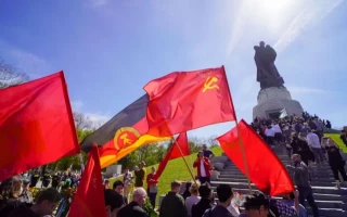 El Tribunal de Berlín prohíbe las banderas soviéticas en las conmemoraciones del Día de la Victoria