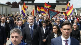 La imagen del rey rodeado de banderas republicanas que no ha pasado desapercibida: "Poesía para la vista"