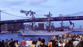 Dos tripulantes muertos en el choque del buque mexicano ‘Cuauhtemoc’ con el puente de Brookyn