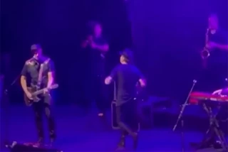 Calamaro deja el escenario por abucheos al defender la tauromaquia