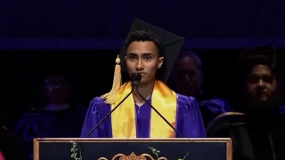 Universidad de Nueva York retiene diploma a estudiante que denunció la guerra en Gaza en pleno discurso de graduación