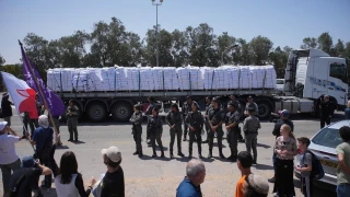 Ultras israelíes tratan de impedir el paso de camiones con ayuda humanitaria a una Gaza que agoniza