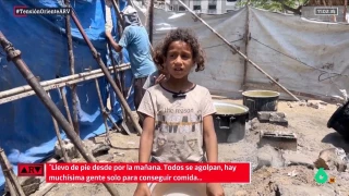 El duro relato de una niña en Gaza sobre las colas del hambre: "Todos se agolpan, ¿cómo creen que voy a llenar mi plato?"