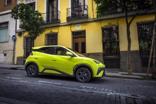 BYD lanza el compacto 100% eléctrico Dolphin Surf con autonomía de hasta 507 km y desde 19.990 euros