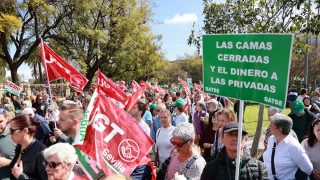 Por qué muere nuestra sanidad pública: recorte de inversiones y privatización