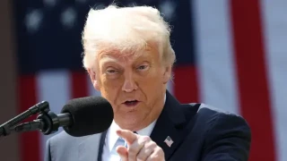 "Que esto sirva como aviso": el gobierno de Trump prohíbe a la Universidad de Harvard inscribir a estudiantes extranjeros