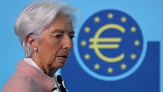 Lagarde reclama iniciativa política a la UE para destronar al dólar como divisa de referencia