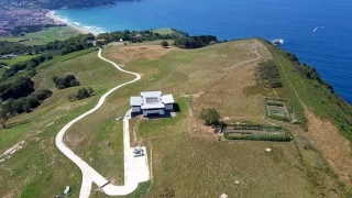 El exalcalde que autorizó el casoplón de 11 baños es ahora el secretario municipal que debe tramitar el derribo