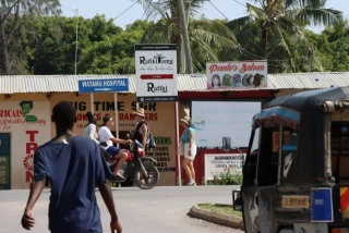 Sexo para europeos a precio africano en Kenia: “Muchos me llevan a la habitación y ni me hablan. Me empujan a la cama sin ni siquiera saludar”