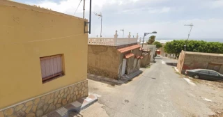 Matan de un disparo a un joven en Adra por tener la música alta