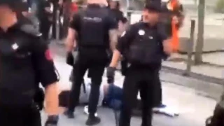 Dos violentas reyertas en Lavapiés terminan con seis detenidos y siete policías heridos tras recibir pedradas