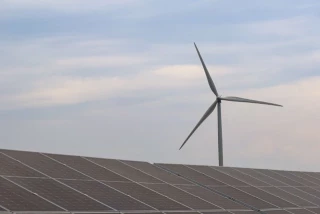 España afronta el primer pago por un laudo de renovables