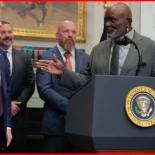 Donald Trump recibe en la Casa Blanca a Lawrence Taylor, exjugador de la NFL y delincuente sexual registrado