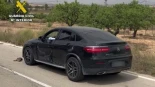 Arrojan a un gato a la carretera desde un coche de alta gama y lo atropellan hasta acabar con su vida en Murcia