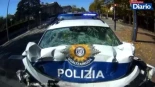 VIDEO: un coche de la Policía Local empotrado contra un autobús | Vitoria-Gasteiz