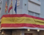 La bandera de España rompe a PP y Vox en Montserrat