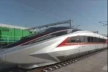 El tren de alta velocidad más rápido del mundo alcanza los 453 km/h en las pruebas previas a su puesta en servicio.(Eng)
