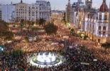Miles de valencianos salen a la calle a conmemorar la corrida de toros de la Feria de Alicante de 1997 | El Mundo Today