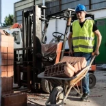 España entra en la 'trampa del SMI': los salarios se igualan por abajo como nunca y se estancan en un bucle peligroso