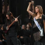 Ignacia Fernández, Miss Mundo Chile, sorprende al cantar Death Metal en la pasarela