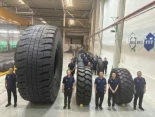 El neumático más grande del mundo sale con éxito de la línea de producción en Changchun. (EN)