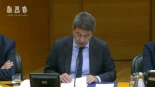 Mazón evita dar explicaciones, lee un discurso preparado y se marcha por la puerta de atrás de Les Corts