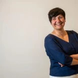 Sonia Contera, catedrática de Física en Oxford: “Una de las cosas más terribles de la IA es que nos invita a dejar de pensar”