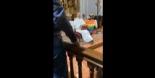 Polémica por el uso de una bandera gay en la mesa de altar de una iglesia de Sevilla