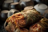 Descubren que Latilactobacillus sakei aporta acidez, Leuconostoc mesenteroides dulzura y Weissella koreensis salidez en el kimchi [ENG]